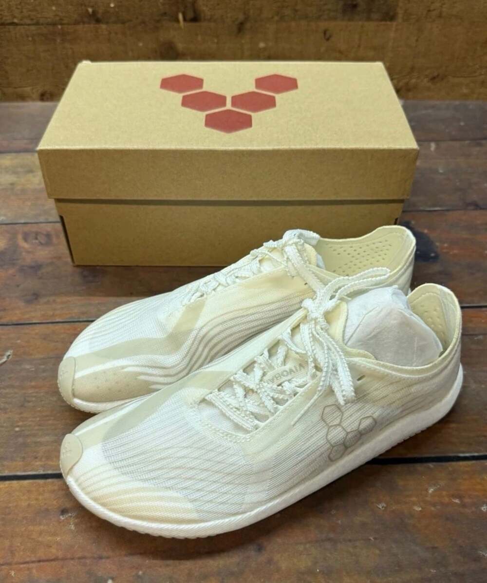 Vivobarefoot Primus Flow L Size US 6 Coconut Textile